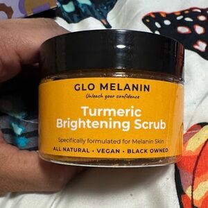 GLO MELANIN Turmeric Brightening Scrub - Yellow